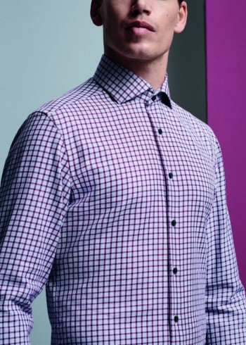 ETERNA Modern Fit - střih pánské košile s mírným projmutím v moderním designu